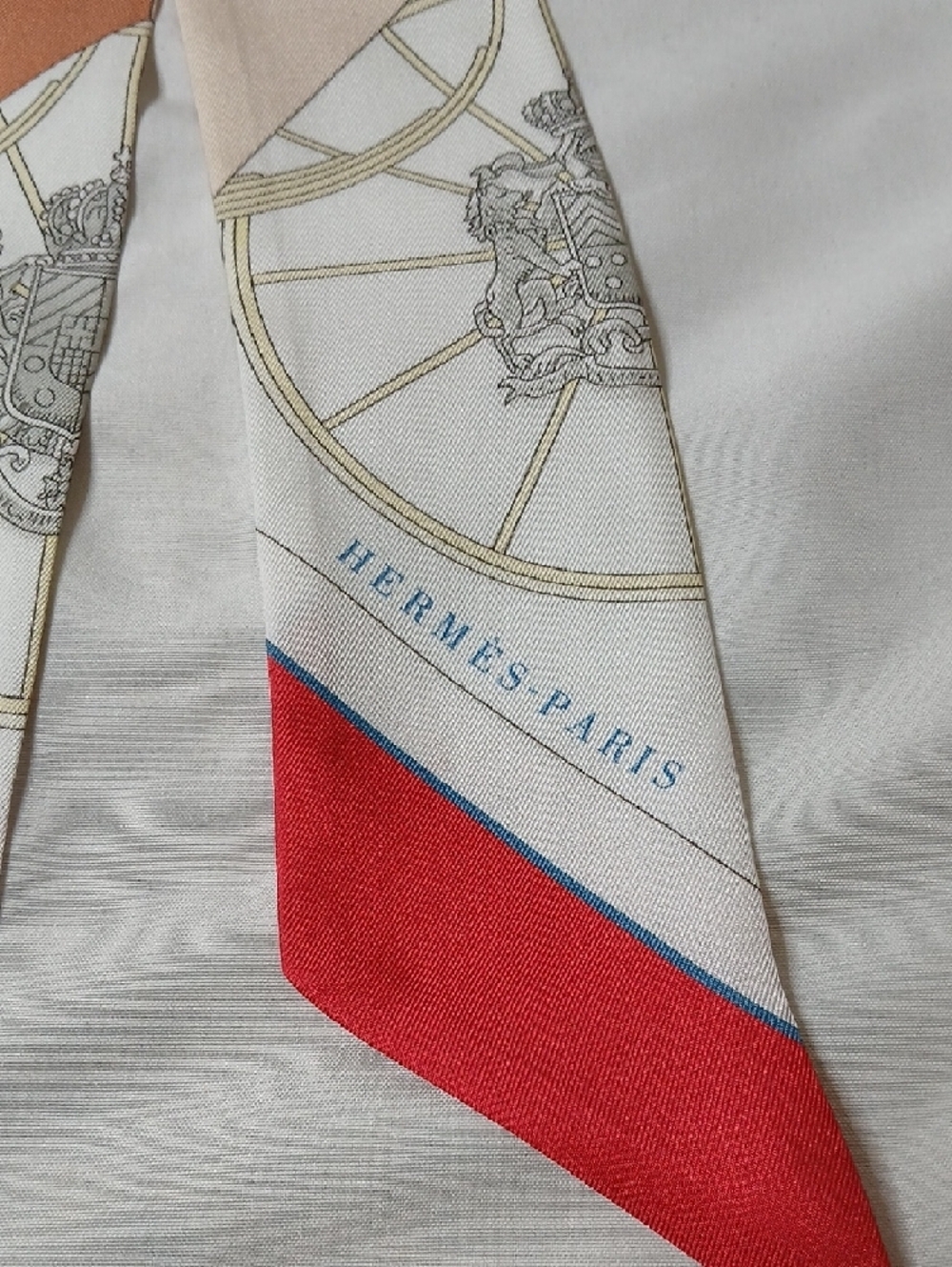 Hermes Springs Springs White Silk Twilly with Red, Blue and Tan Accents - Picture 2 of 4